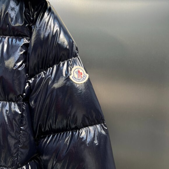 Moncler Black Shiny Puffer Jacket – Authentic, Excellent Condition - Picture 5 of 13
